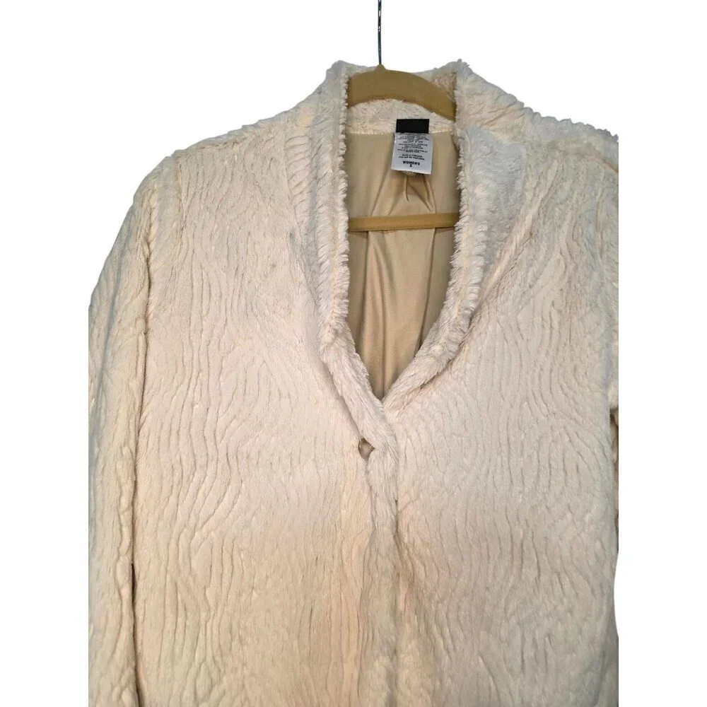 Patagonia Cream Faux Fur Womens Jacket Size‎ S Lined Soft Texture Button Closure